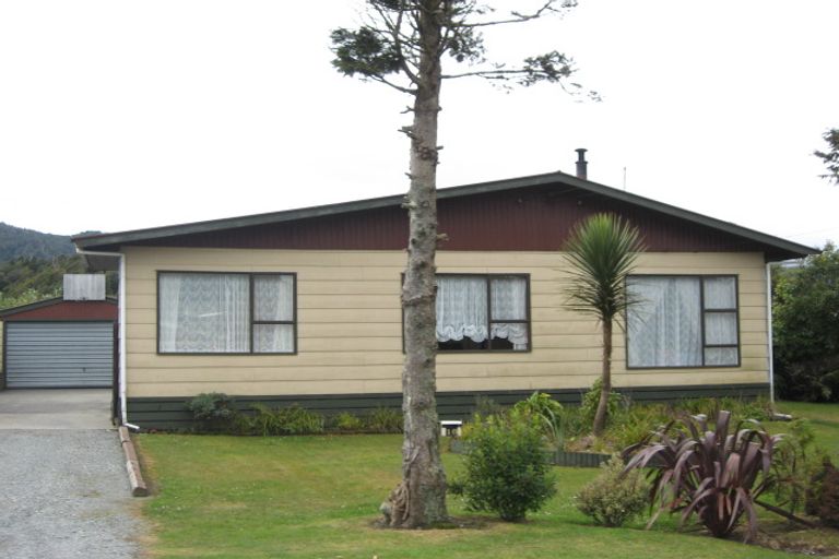 Photo of property in 16 Ballance Street, Runanga, 7803