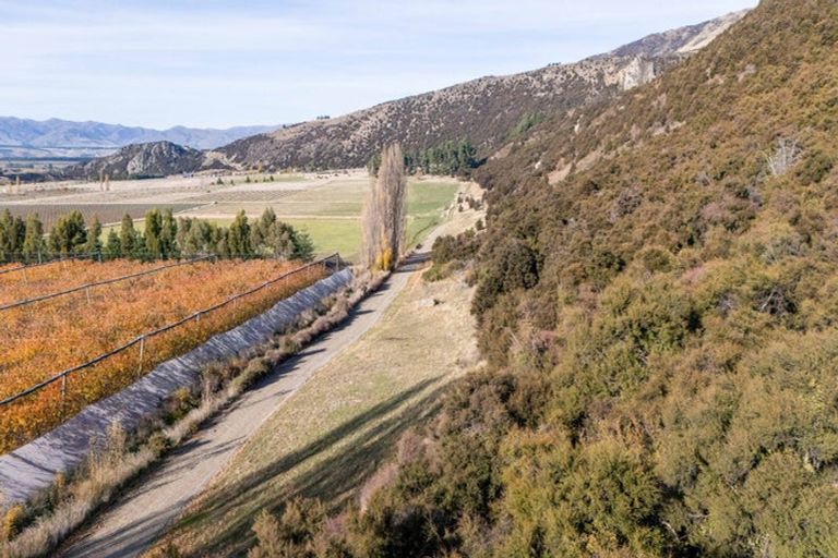 Photo of property in 132 Willowbank Road, Queensberry, Cromwell, 9383