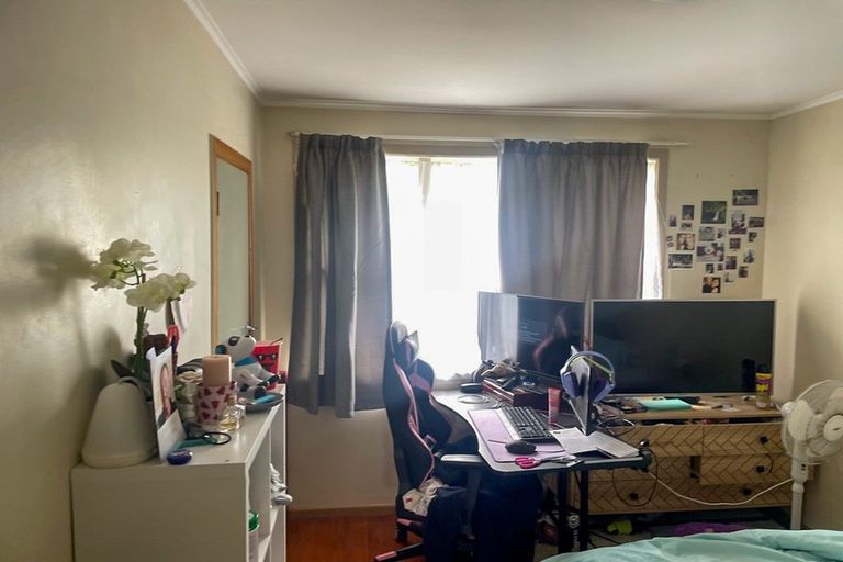 Photo of property in 37 Nile Road, Kelston, Auckland, 0602