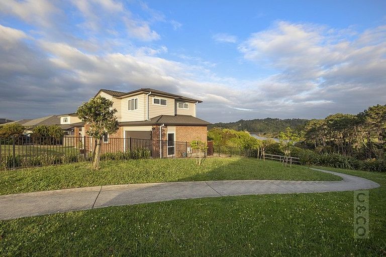 Photo of property in 80 Pohutukawa Parade, Riverhead, 0820