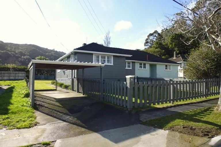 Photo of property in 3 Reuben Grove, Naenae, Lower Hutt, 5011