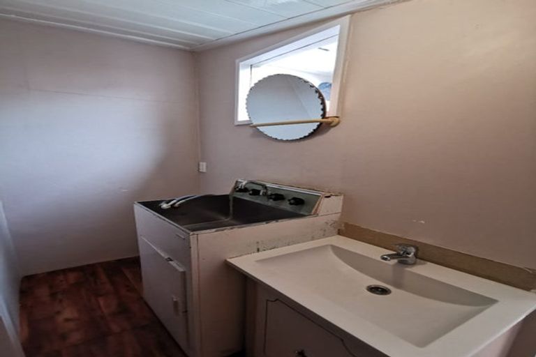 Photo of property in 67 Memorial Avenue, Ilam, Christchurch, 8053