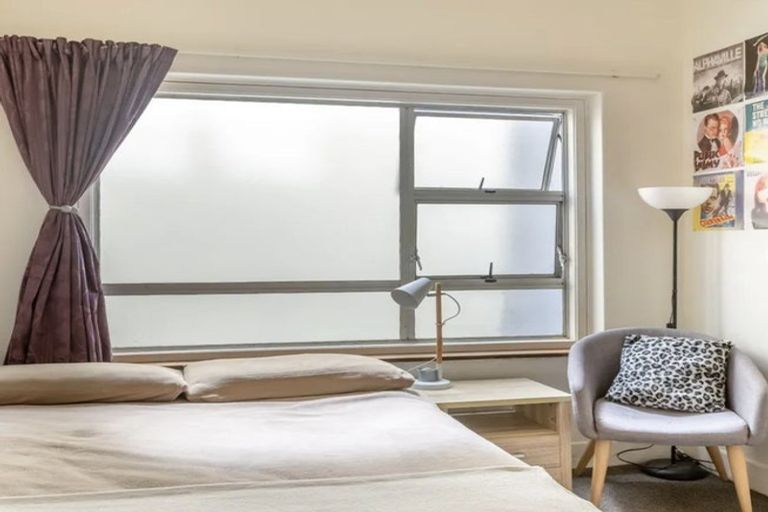 Photo of property in 2/193 The Terrace, Wellington Central, Wellington, 6011