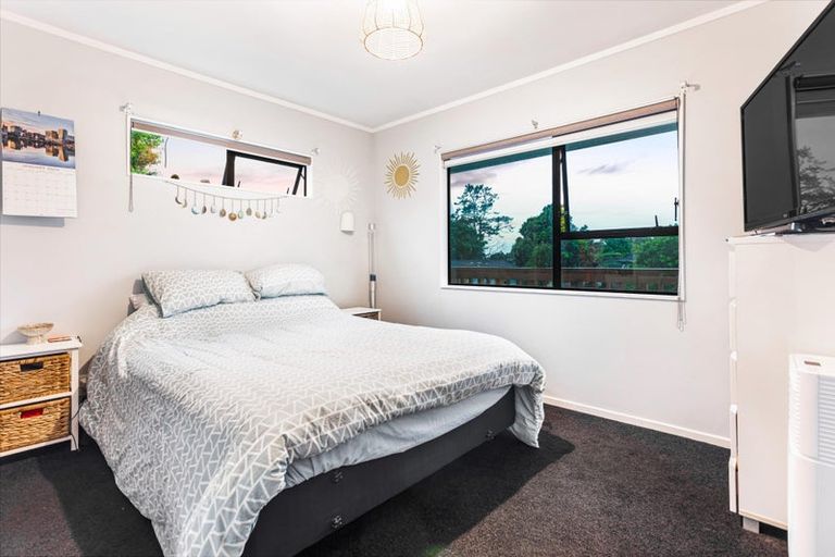 Photo of property in 59 Reynella Drive, Massey, Auckland, 0614