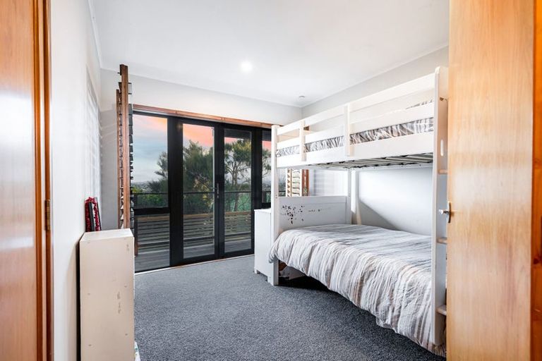 Photo of property in 153 Luckens Road, West Harbour, Auckland, 0618