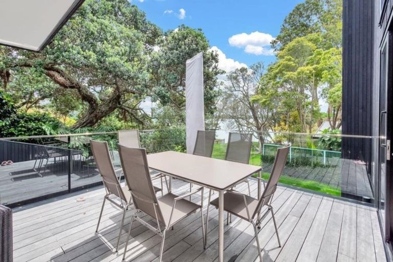 Photo of property in 14a Stanley Point Road, Stanley Point, Auckland, 0624