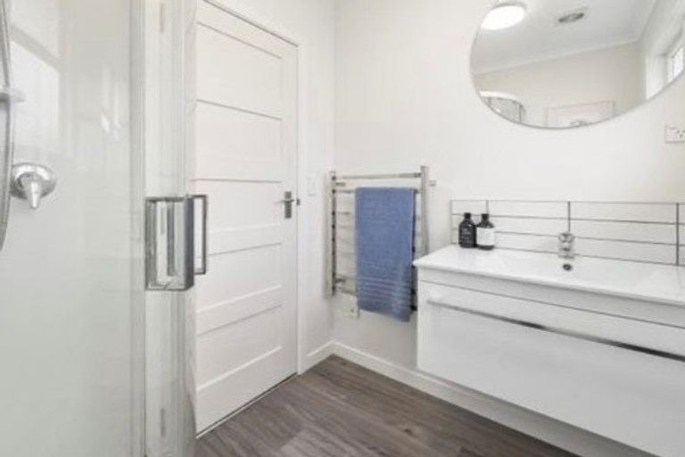 Photo of property in 217 Knights Road, Hutt Central, Lower Hutt, 5011