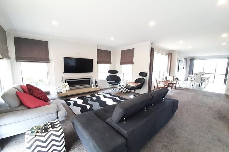 Photo of property in 12 Remuremu Street, Long Bay, Auckland, 0630