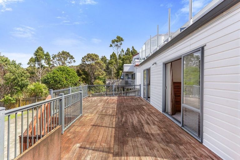 Photo of property in 84 Wade River Road, Stanmore Bay, Whangaparaoa, 0932