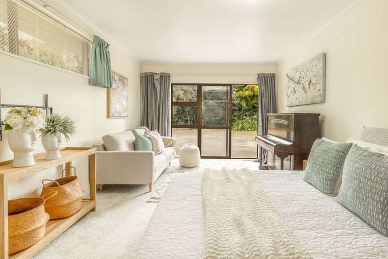 Photo of property in 10 Graham Grove, Waikanae, 5036