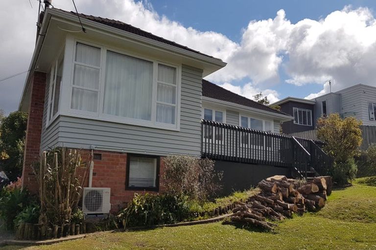 Photo of property in 1/19 Edgeworth Road, Glenfield, Auckland, 0629