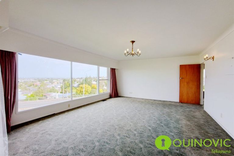 Photo of property in 520 Glenfield Road, Glenfield, Auckland, 0629