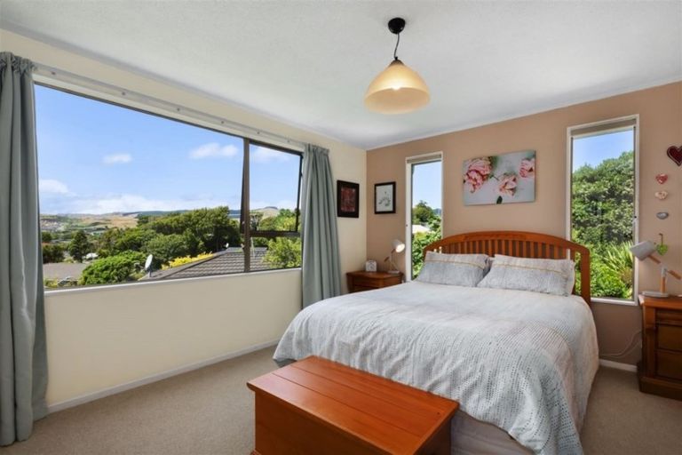 Photo of property in 3 Achilles Close, Tawa, Wellington, 5028