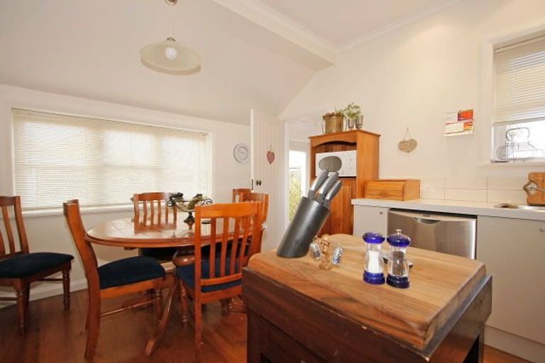 Photo of property in 44 Frederick Street, Terrace End, Palmerston North, 4410