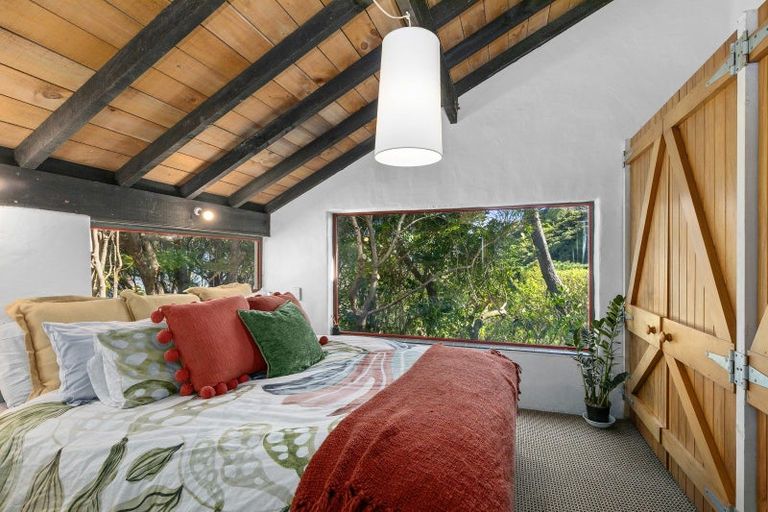 Photo of property in 22 Rakeiora Grove, Korokoro, Lower Hutt, 5012