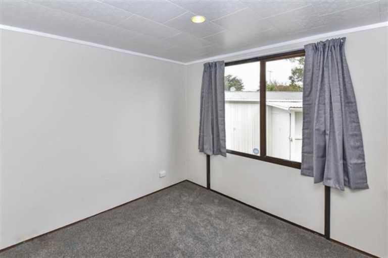 Photo of property in 36 Seaward Place, Wattle Downs, Auckland, 2103