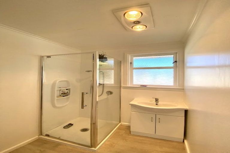 Photo of property in 19 Speargrass Grove, Timberlea, Upper Hutt, 5018