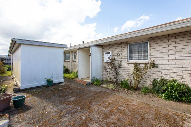 Photo of property in 5 Gladstone Street, Dannevirke, 4930