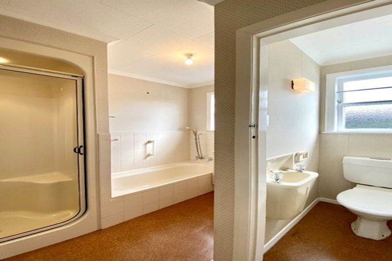 Photo of property in 6 York Avenue, Heretaunga, Upper Hutt, 5018