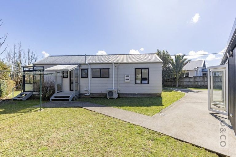 Photo of property in 14 Alice Street, Riverhead, 0820