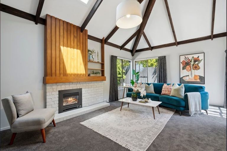 Photo of property in 70a Amapur Drive, Khandallah, Wellington, 6035