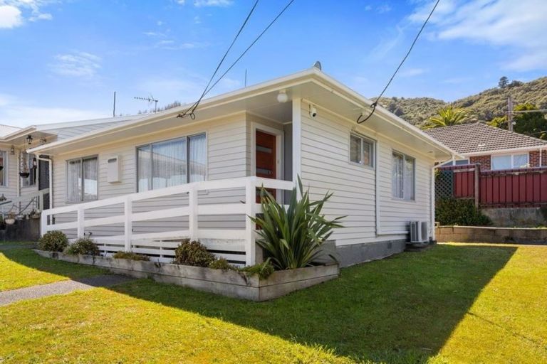 Photo of property in 1/27 Wright Street, Wainuiomata, Lower Hutt, 5014