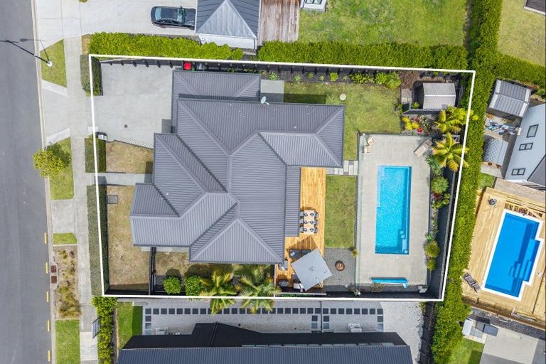 Photo of property in 15 William Blake Way, Riverhead, 0820