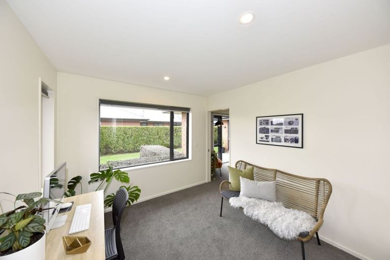 Photo of property in 10 Gosling Crescent, Halswell, Christchurch, 8025