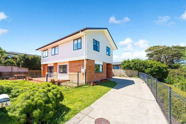 Photo of property in 24 Foundation Place, Glen Eden, Auckland, 0602