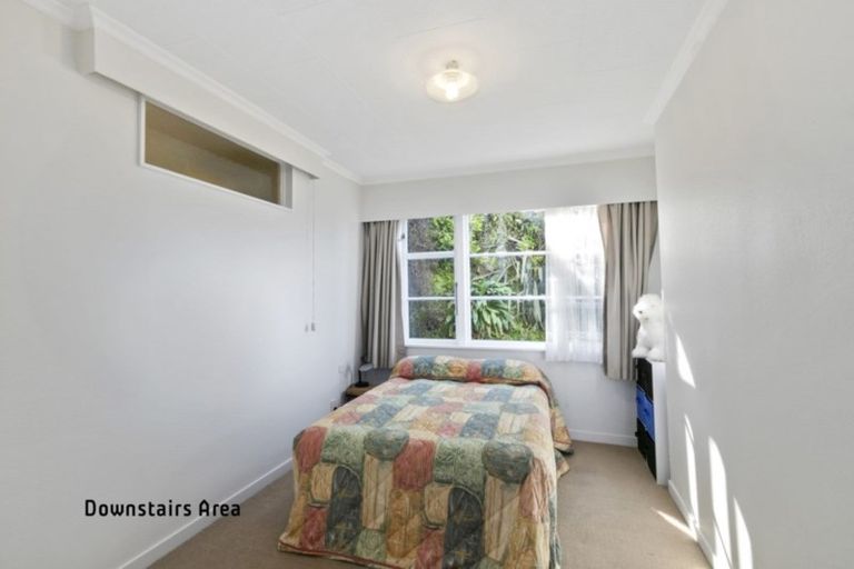 Photo of property in 31 Rakeiora Grove, Korokoro, Lower Hutt, 5012