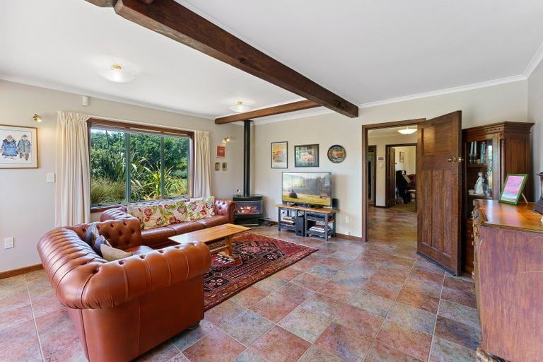 Photo of property in 2 Kitchener Street, Te Horo Beach, Otaki, 5581