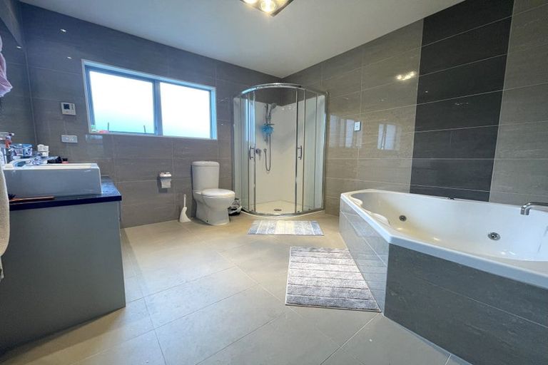 Photo of property in 105 Laurel Oak Drive, Schnapper Rock, Auckland, 0632