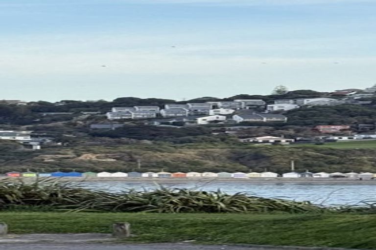 Photo of property in 27 Terrace Road, Titahi Bay, Porirua, 5022