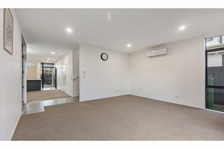 Photo of property in 49 Battalion Drive, Papakura, 2110