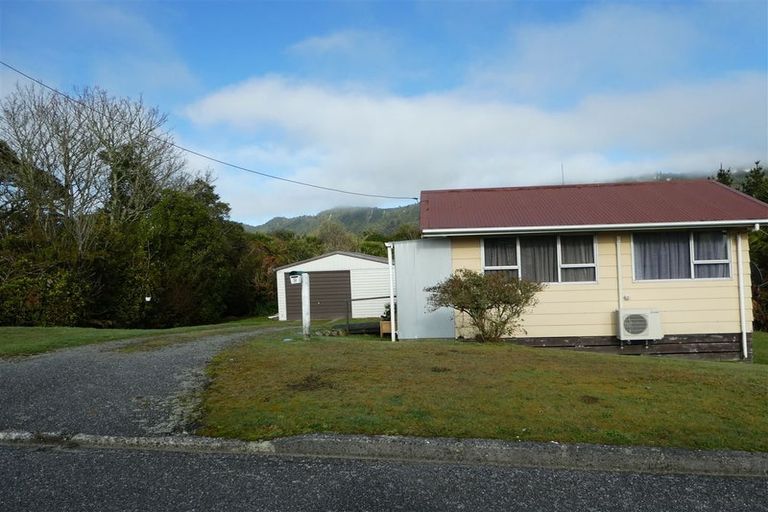 Photo of property in 9 Ballance Street, Runanga, 7803