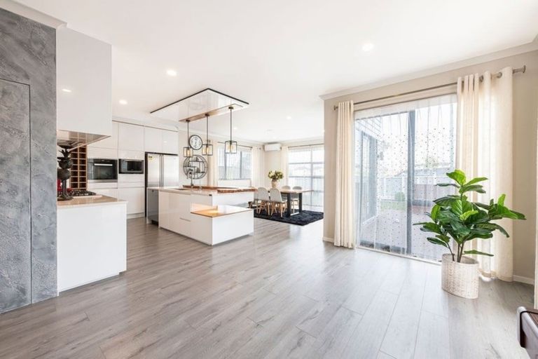 Photo of property in 4 Drumconnell Drive, Flat Bush, Auckland, 2019