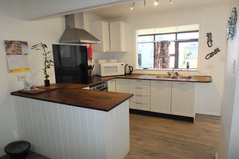 Photo of property in 13 Linklater Avenue, Foxton Beach, Foxton, 4815