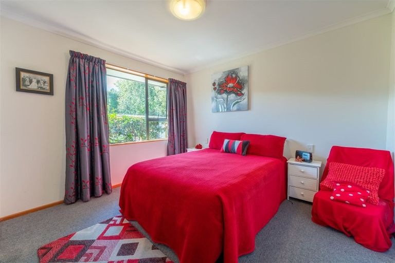 Photo of property in 2 Hannah Place, Holmes Hill, Oamaru, 9401