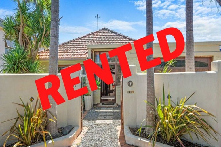 Photo of property in 107 Vauxhall Road, Narrow Neck, Auckland, 0624