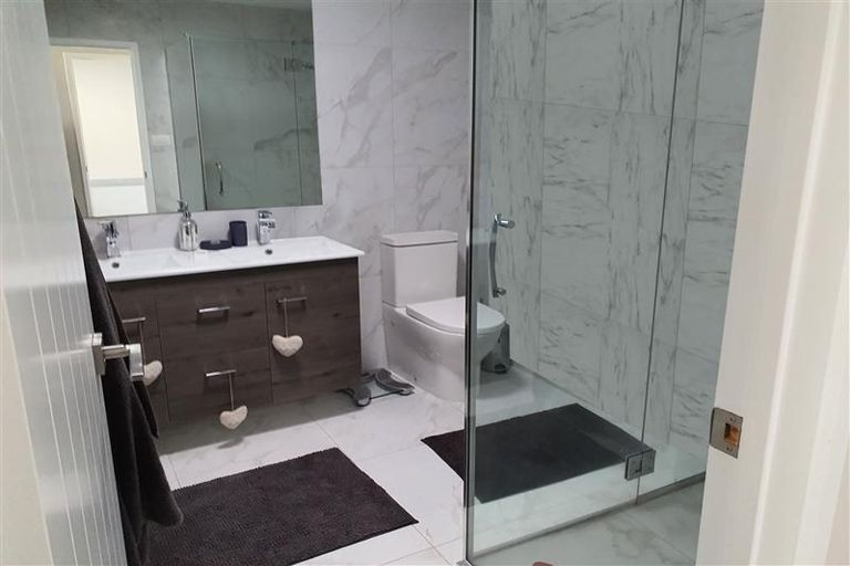 Photo of property in 2b Makura Road, Long Bay, Auckland, 0630