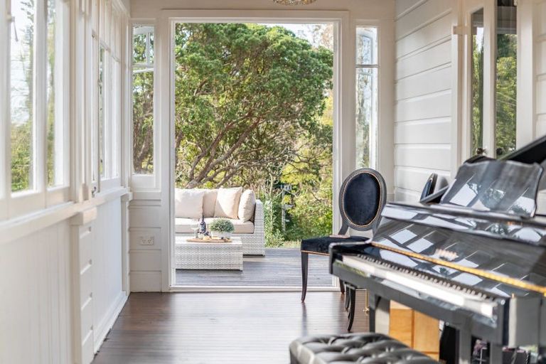 Photo of property in 33 Wairere Road, Belmont, Lower Hutt, 5010