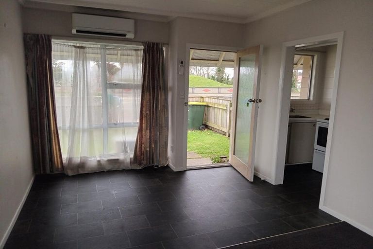 Photo of property in 3 Avenue Road, Foxton, 4814