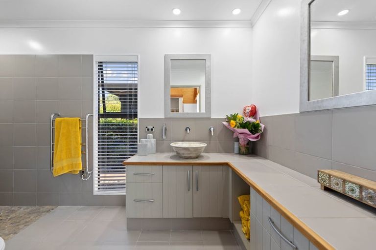 Photo of property in 29 Glen Mohr, Acacia Bay, Taupo, 3385