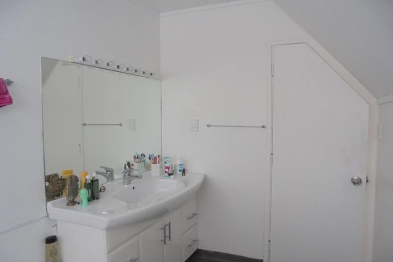 Photo of property in 35a Marine Parade, Seatoun, Wellington, 6022