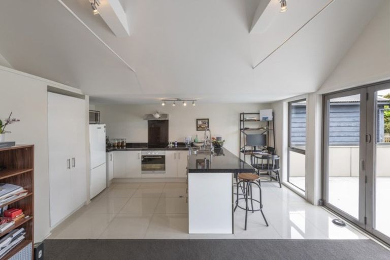 Photo of property in 75 Maida Vale Road, Roseneath, Wellington, 6011