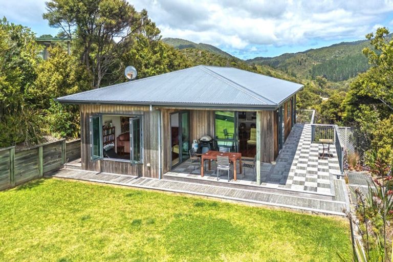 Photo of property in 986 Tuateawa Road, Waikawau, Coromandel, 3584