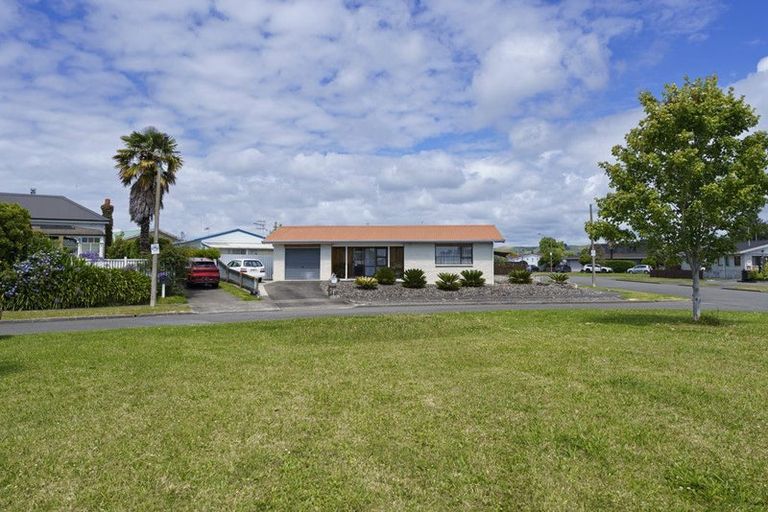 Photo of property in 1/17 Townshend Crescent, Greenmeadows, Napier, 4112