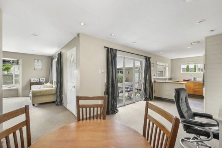 Photo of property in 106 Regency Crescent, Redwood, Christchurch, 8051