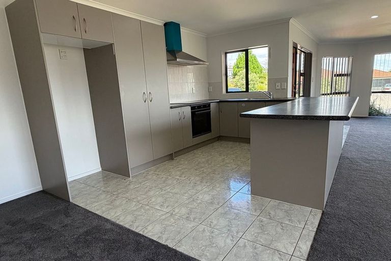 Photo of property in 12 Keri Vista Rise, Papakura, 2110