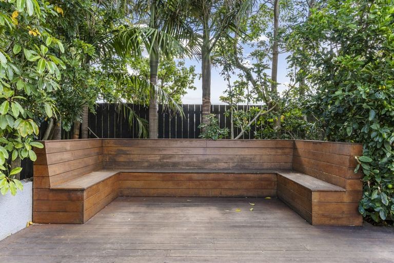 Photo of property in 2/13 Eversleigh Road, Belmont, Auckland, 0622